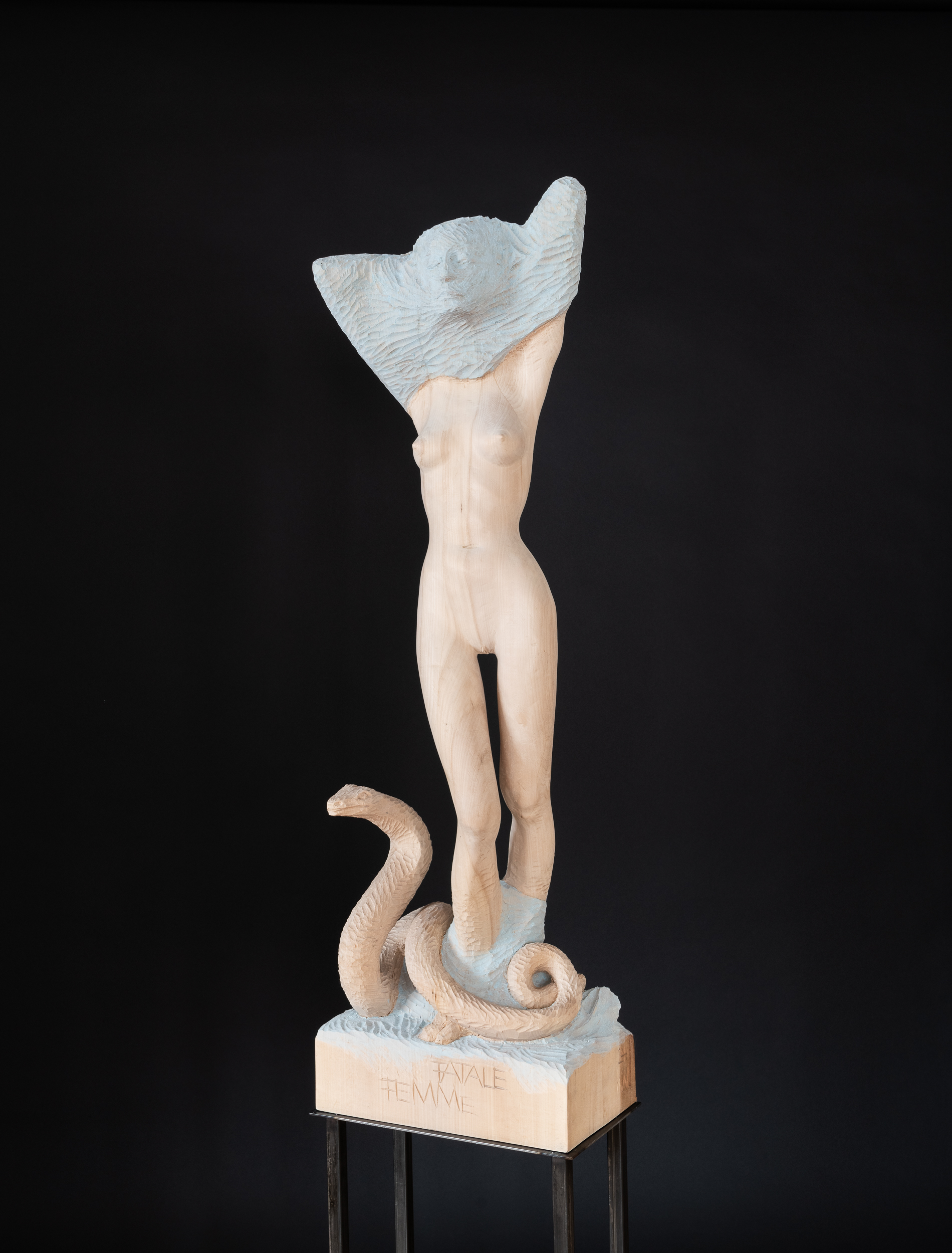 winzer_dionyseus_femme-fatale_2025_fig01-02
